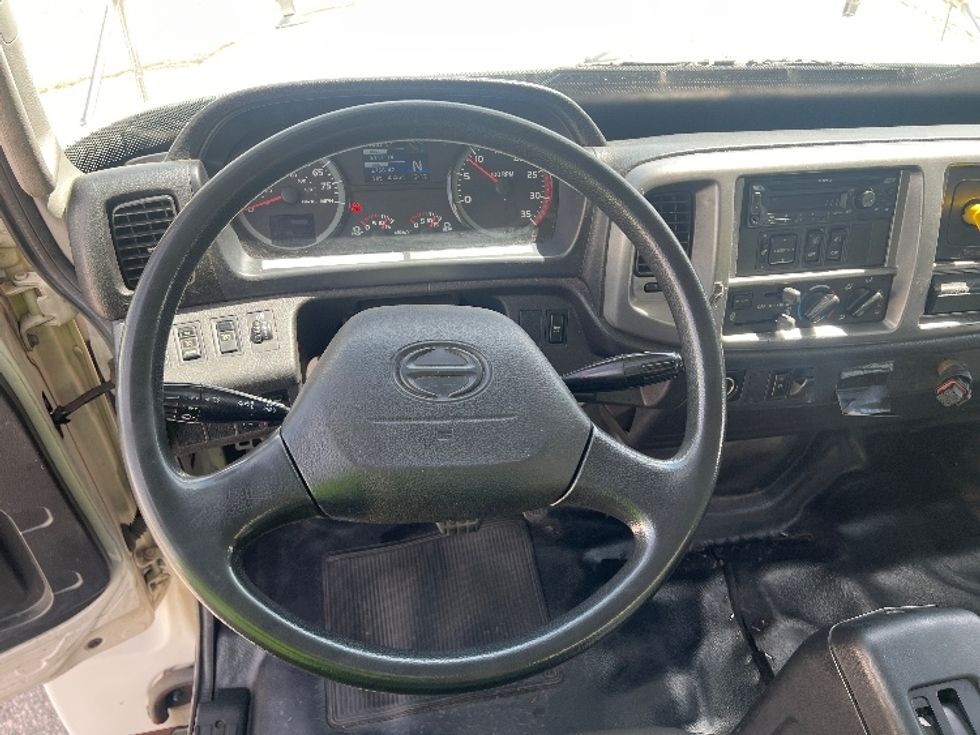 Medium Duty Box Truck-Light and Medium Duty Trucks-Hino-2019-338-Torrance-CA-178,782\n\t\tmiles-$ 41,250 - Image 18