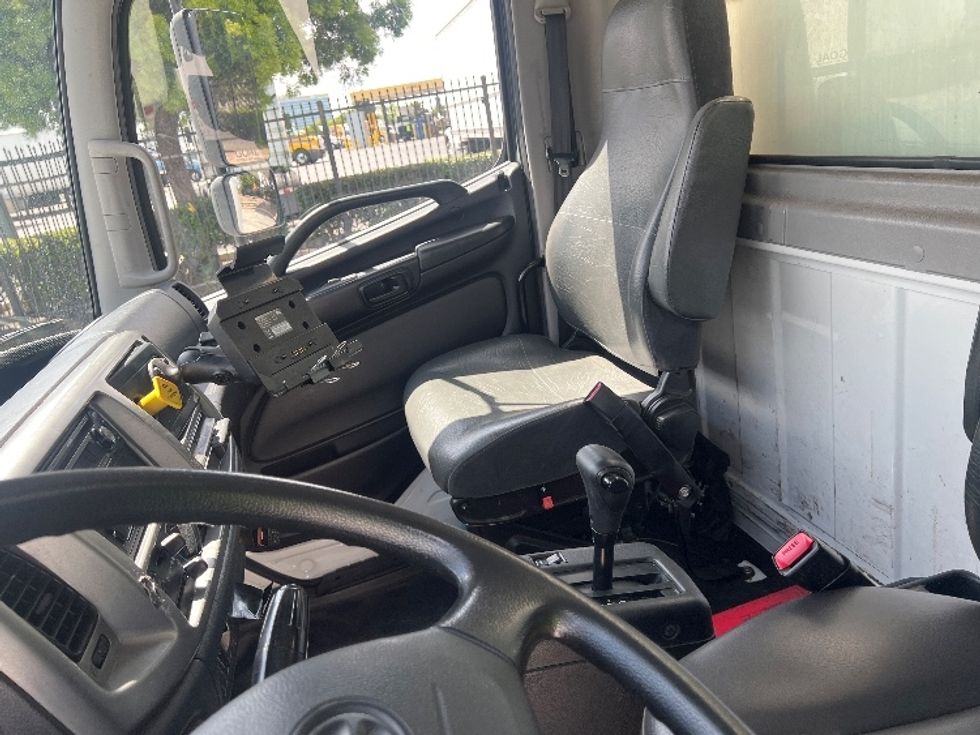 Medium Duty Box Truck-Light and Medium Duty Trucks-Hino-2019-338-Torrance-CA-178,782\n\t\tmiles-$ 41,250 - Image 19