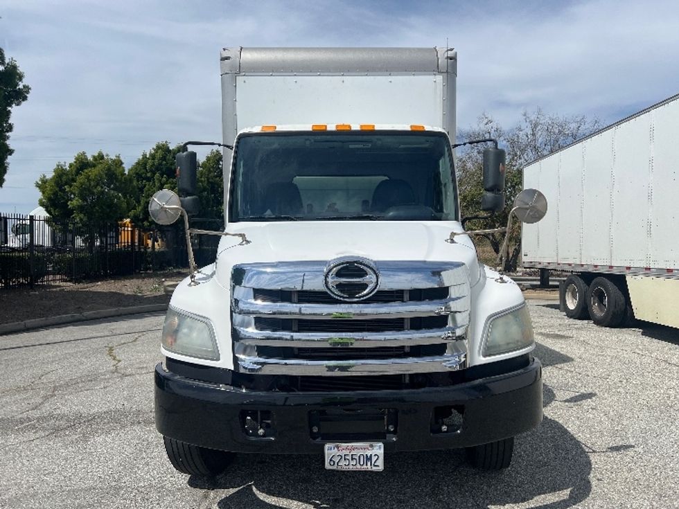 Medium Duty Box Truck-Light and Medium Duty Trucks-Hino-2019-338-Torrance-CA-178,782\n\t\tmiles-$ 41,250 - Image 2