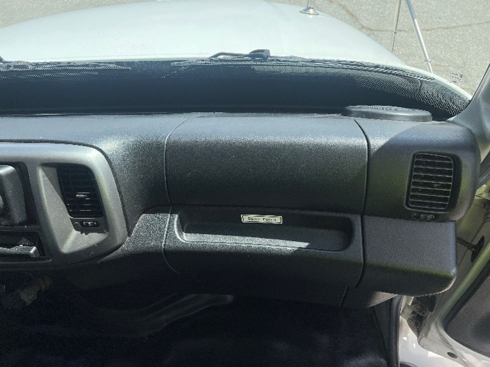 Medium Duty Box Truck-Light and Medium Duty Trucks-Hino-2019-338-Torrance-CA-178,782\n\t\tmiles-$ 41,250 - Image 21