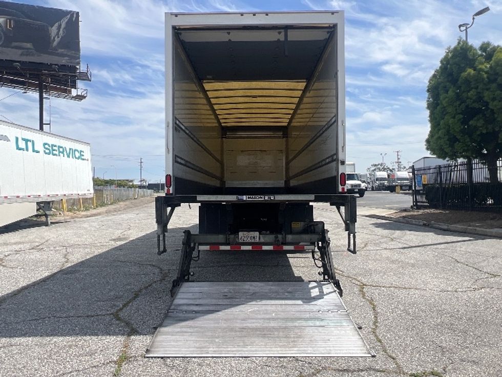 Medium Duty Box Truck-Light and Medium Duty Trucks-Hino-2019-338-Torrance-CA-178,782\n\t\tmiles-$ 41,250 - Image 9