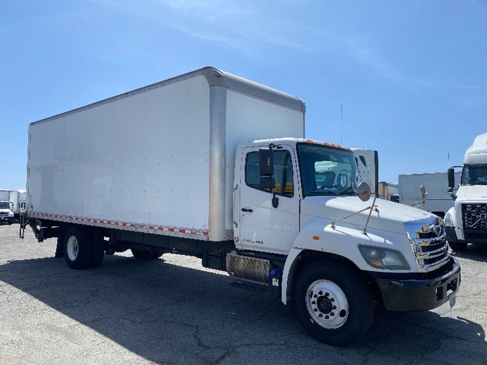 Medium Duty Box Truck-Light and Medium Duty Trucks-Hino-2019-338-Torrance-CA-230,439\n\t\tmiles-$ 34,000 - Image 1