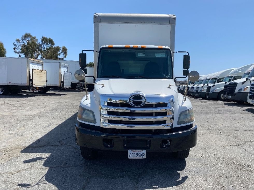 Medium Duty Box Truck-Light and Medium Duty Trucks-Hino-2019-338-Torrance-CA-230,439\n\t\tmiles-$ 34,000 - Image 2
