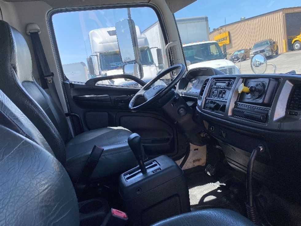 Medium Duty Box Truck-Light and Medium Duty Trucks-Hino-2019-338-Torrance-CA-230,439\n\t\tmiles-$ 34,000 - Image 22