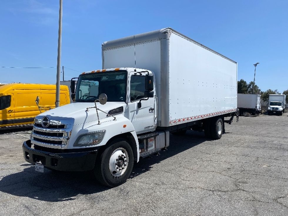 Medium Duty Box Truck-Light and Medium Duty Trucks-Hino-2019-338-Torrance-CA-230,439\n\t\tmiles-$ 34,000 - Image 3