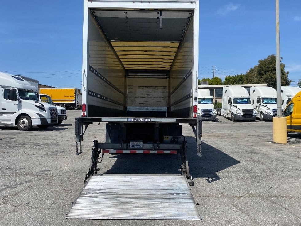 Medium Duty Box Truck-Light and Medium Duty Trucks-Hino-2019-338-Torrance-CA-230,439\n\t\tmiles-$ 34,000 - Image 9