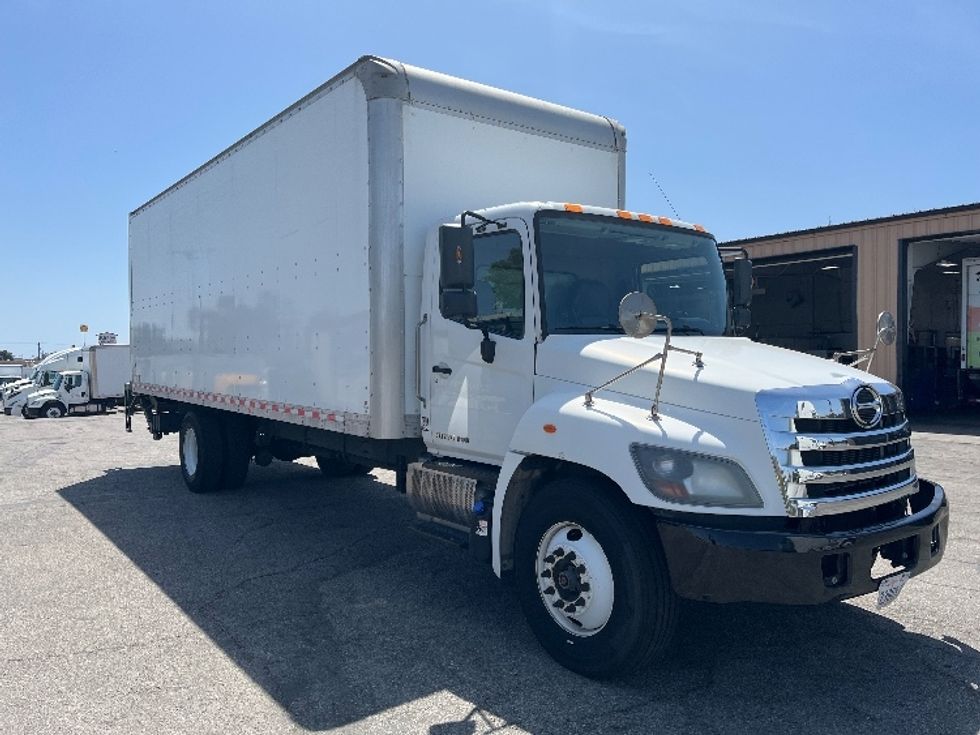 Medium Duty Box Truck-Light and Medium Duty Trucks-Hino-2019-338-Torrance-CA-236,835\n\t\tmiles-$ 33,250 - Image 1