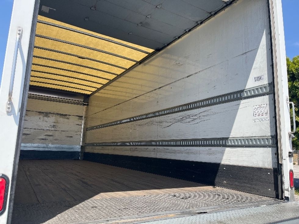 Medium Duty Box Truck-Light and Medium Duty Trucks-Hino-2019-338-Torrance-CA-236,835\n\t\tmiles-$ 33,250 - Image 12