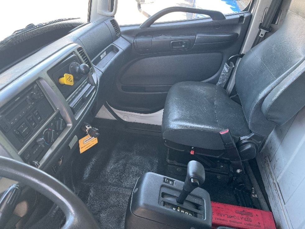 Medium Duty Box Truck-Light and Medium Duty Trucks-Hino-2019-338-Torrance-CA-236,835\n\t\tmiles-$ 33,250 - Image 19