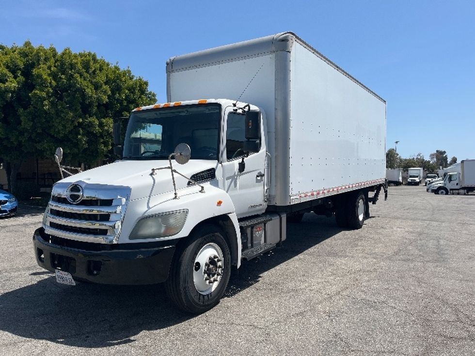 Medium Duty Box Truck-Light and Medium Duty Trucks-Hino-2019-338-Torrance-CA-236,835\n\t\tmiles-$ 33,250 - Image 3