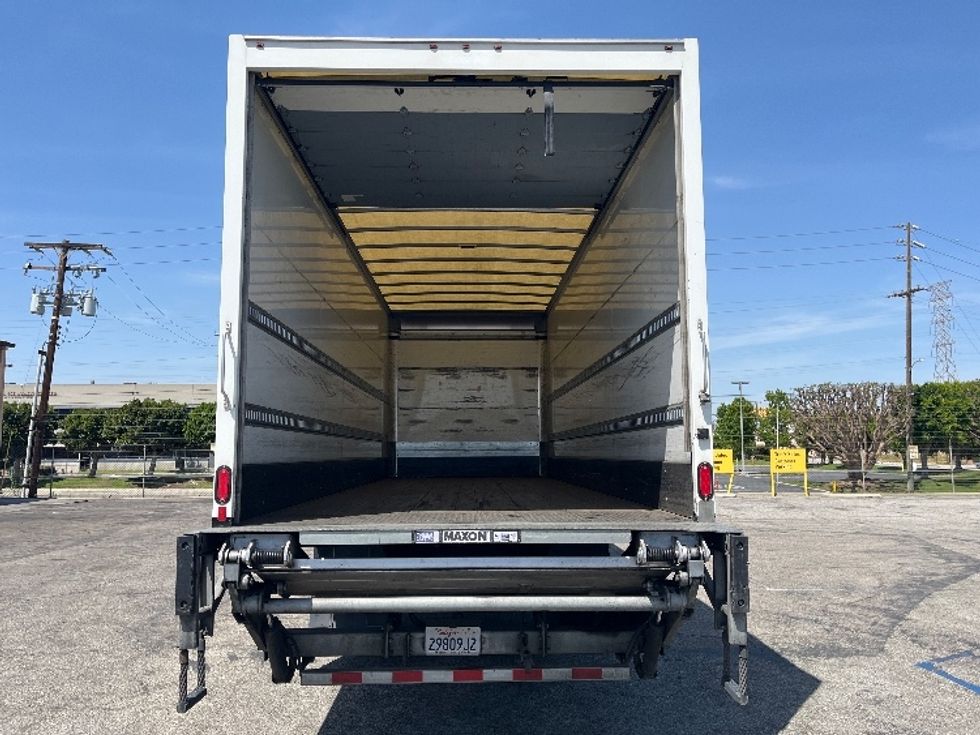 Medium Duty Box Truck-Light and Medium Duty Trucks-Hino-2019-338-Torrance-CA-236,835\n\t\tmiles-$ 33,250 - Image 8