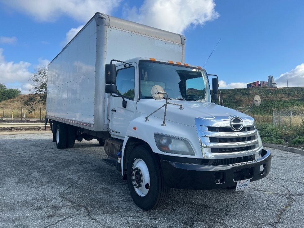 Medium Duty Box Truck-Light and Medium Duty Trucks-Hino-2019-338-Torrance-CA-321,564\n\t\tmiles-$ 21,000 - Image 1