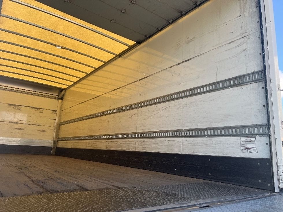 Medium Duty Box Truck-Light and Medium Duty Trucks-Hino-2019-338-Torrance-CA-321,564\n\t\tmiles-$ 21,000 - Image 12