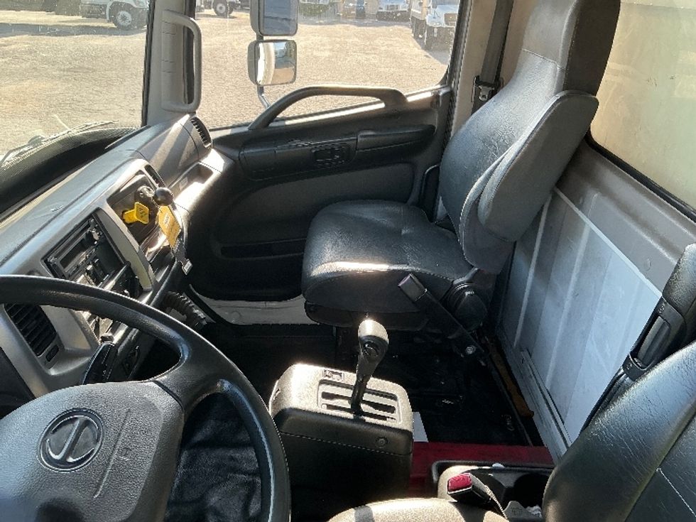 Medium Duty Box Truck-Light and Medium Duty Trucks-Hino-2019-338-Torrance-CA-321,564\n\t\tmiles-$ 21,000 - Image 19