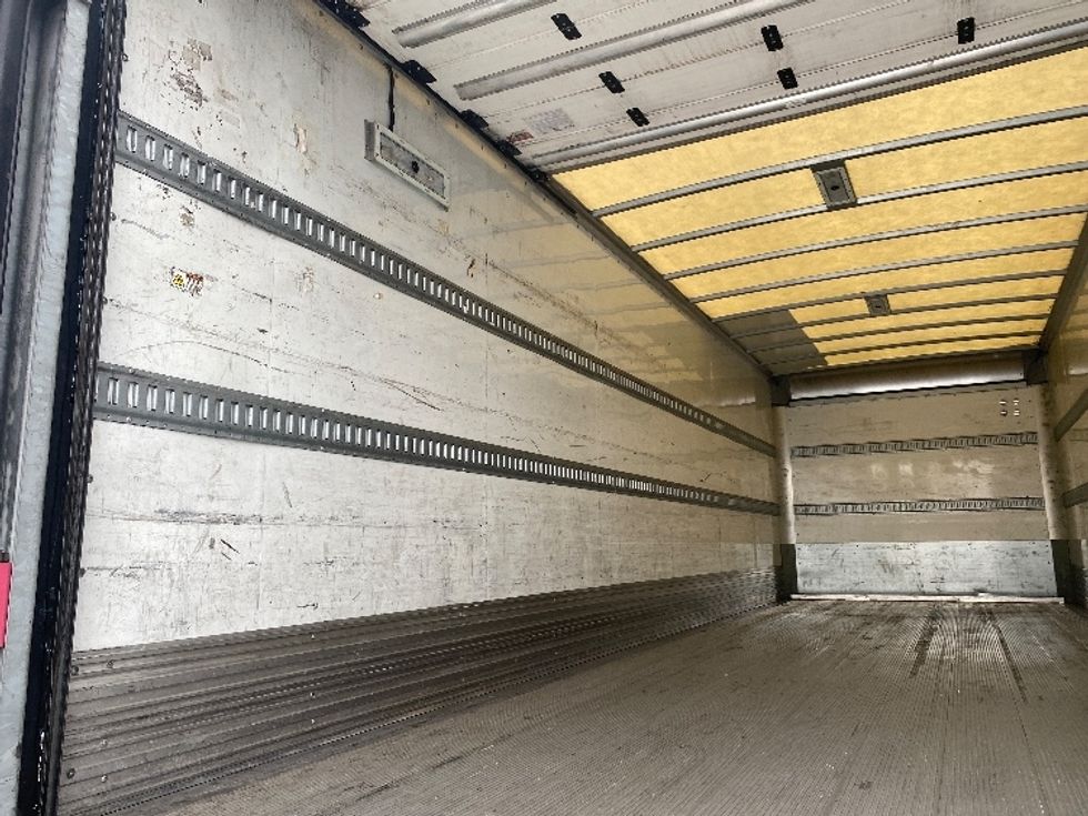 Medium Duty Box Truck-Light and Medium Duty Trucks-Hino-2019-338-Torrance-CA-72,742\n\t\tmiles-$ 50,250 - Image 11