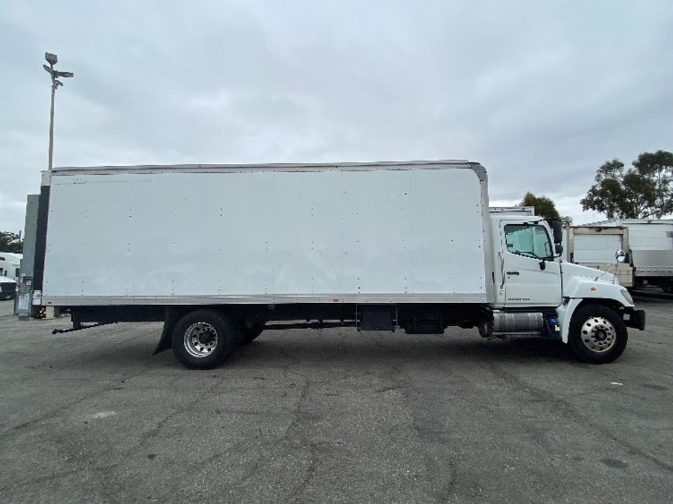 Medium Duty Box Truck-Light and Medium Duty Trucks-Hino-2019-338-Torrance-CA-72,742\n\t\tmiles-$ 50,250 - Image 12