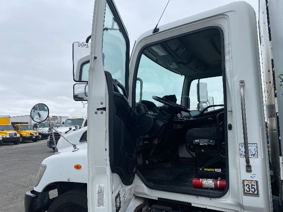Medium Duty Box Truck-Light and Medium Duty Trucks-Hino-2019-338-Torrance-CA-72,742\n\t\tmiles-$ 50,250 - Image 16
