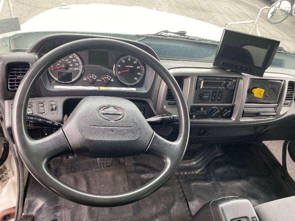 Medium Duty Box Truck-Light and Medium Duty Trucks-Hino-2019-338-Torrance-CA-72,742\n\t\tmiles-$ 50,250 - Image 18