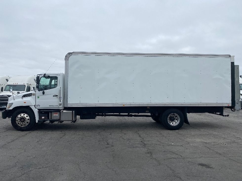Medium Duty Box Truck-Light and Medium Duty Trucks-Hino-2019-338-Torrance-CA-72,742\n\t\tmiles-$ 50,250 - Image 4