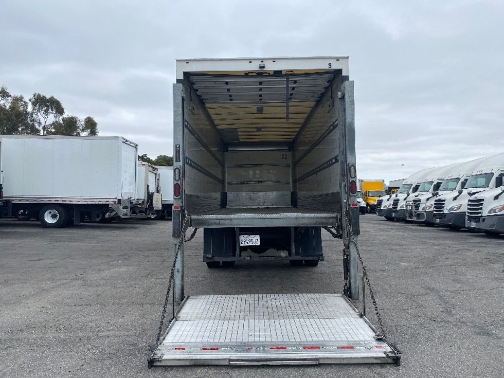 Medium Duty Box Truck-Light and Medium Duty Trucks-Hino-2019-338-Torrance-CA-72,742\n\t\tmiles-$ 50,250 - Image 9