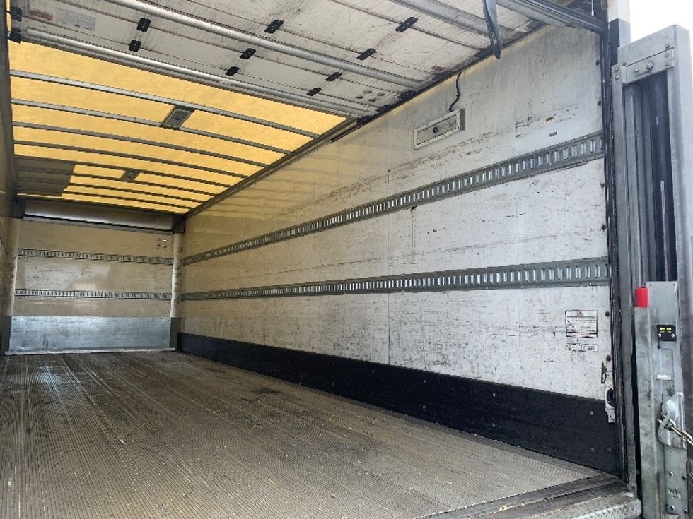 Medium Duty Box Truck-Light and Medium Duty Trucks-Hino-2019-338-Torrance-CA-78,984\n\t\tmiles-$ 50,750 - Image 12