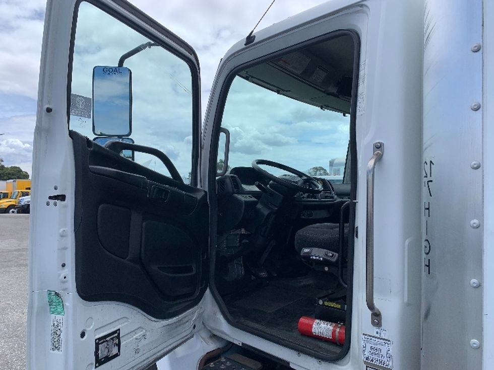 Medium Duty Box Truck-Light and Medium Duty Trucks-Hino-2019-338-Torrance-CA-78,984\n\t\tmiles-$ 50,750 - Image 16