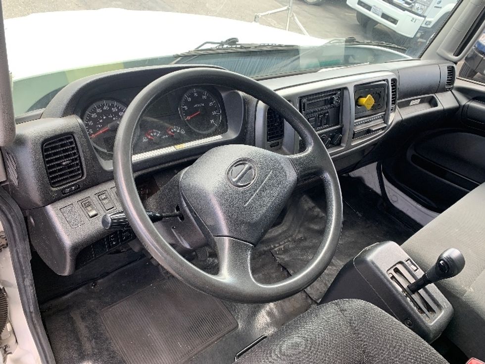 Medium Duty Box Truck-Light and Medium Duty Trucks-Hino-2019-338-Torrance-CA-78,984\n\t\tmiles-$ 50,750 - Image 17