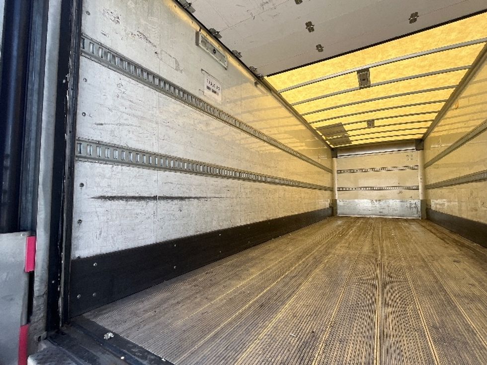 Medium Duty Box Truck-Light and Medium Duty Trucks-Hino-2019-338-Torrance-CA-86,127\n\t\tmiles-$ 49,250 - Image 11