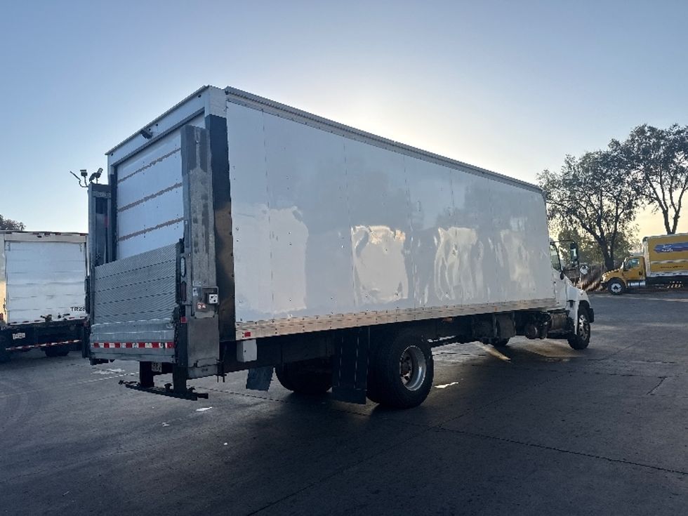 Medium Duty Box Truck-Light and Medium Duty Trucks-Hino-2019-338-Torrance-CA-86,127\n\t\tmiles-$ 49,250 - Image 13
