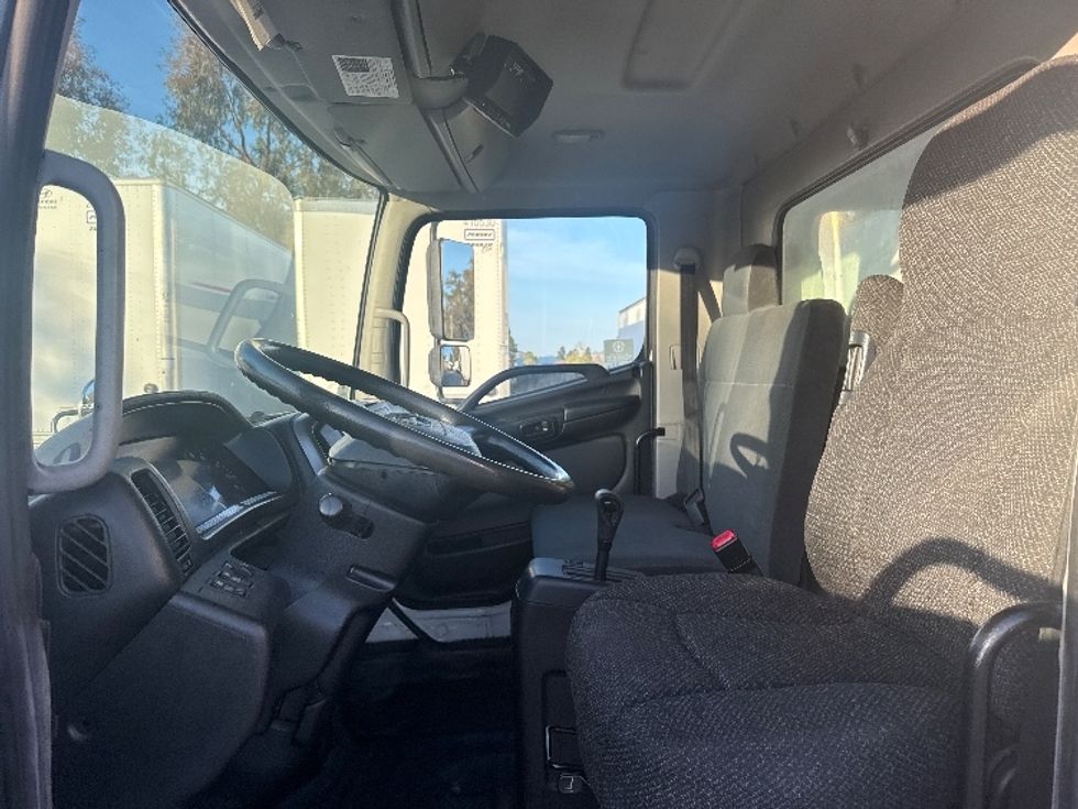 Medium Duty Box Truck-Light and Medium Duty Trucks-Hino-2019-338-Torrance-CA-86,127\n\t\tmiles-$ 49,250 - Image 16