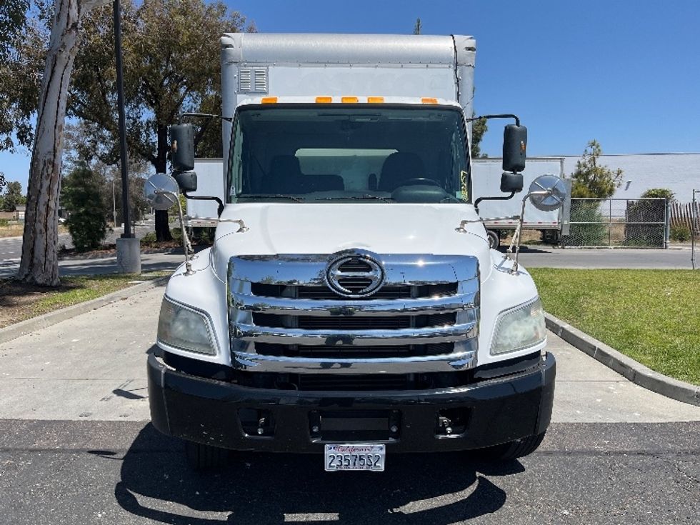 Medium Duty Box Truck-Light and Medium Duty Trucks-Hino-2019-338-Torrance-CA-86,127\n\t\tmiles-$ 49,250 - Image 2