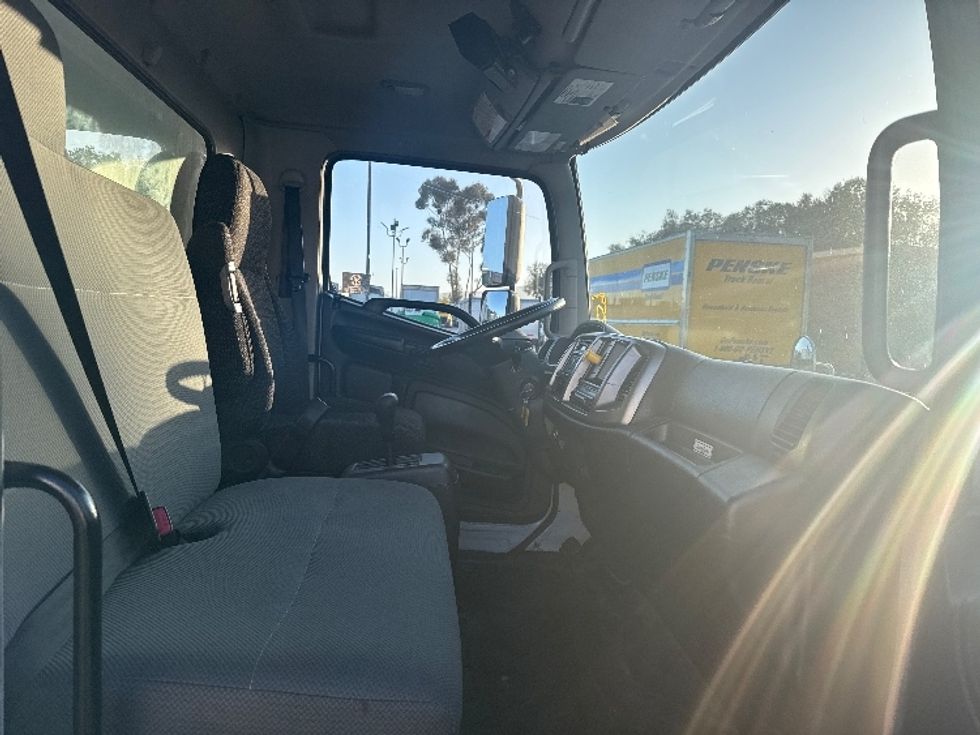 Medium Duty Box Truck-Light and Medium Duty Trucks-Hino-2019-338-Torrance-CA-86,127\n\t\tmiles-$ 49,250 - Image 20