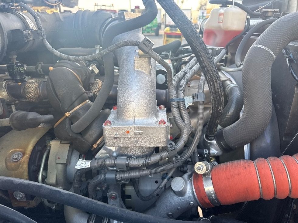 Medium Duty Box Truck-Light and Medium Duty Trucks-Hino-2019-338-Torrance-CA-86,127\n\t\tmiles-$ 49,250 - Image 23