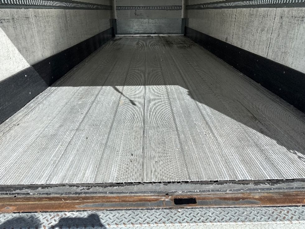 Medium Duty Box Truck-Light and Medium Duty Trucks-Hino-2019-338-West Sacramento-CA-116,879\n\t\tmiles-$ 49,500 - Image 10
