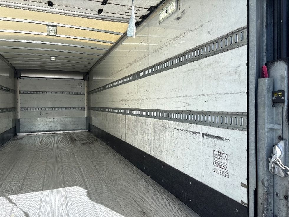 Medium Duty Box Truck-Light and Medium Duty Trucks-Hino-2019-338-West Sacramento-CA-116,879\n\t\tmiles-$ 49,500 - Image 12