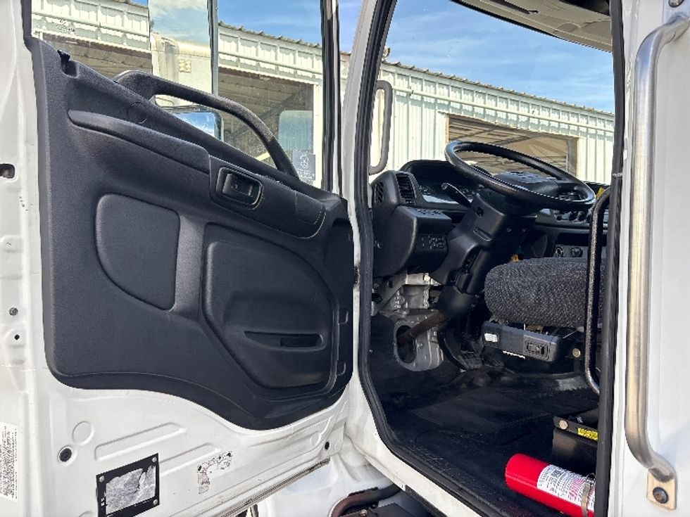 Medium Duty Box Truck-Light and Medium Duty Trucks-Hino-2019-338-West Sacramento-CA-116,879\n\t\tmiles-$ 49,500 - Image 16