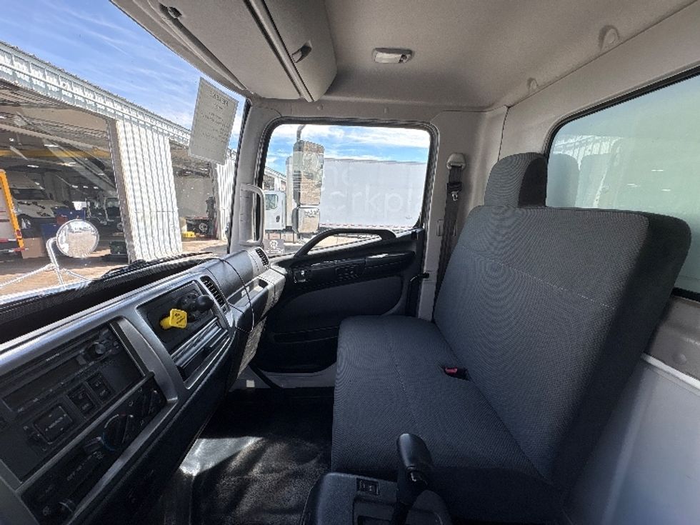 Medium Duty Box Truck-Light and Medium Duty Trucks-Hino-2019-338-West Sacramento-CA-116,879\n\t\tmiles-$ 49,500 - Image 19