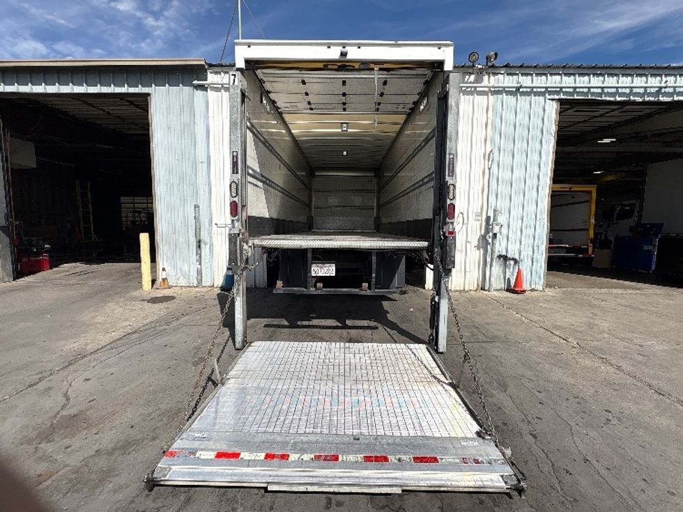 Medium Duty Box Truck-Light and Medium Duty Trucks-Hino-2019-338-West Sacramento-CA-116,879\n\t\tmiles-$ 49,500 - Image 8