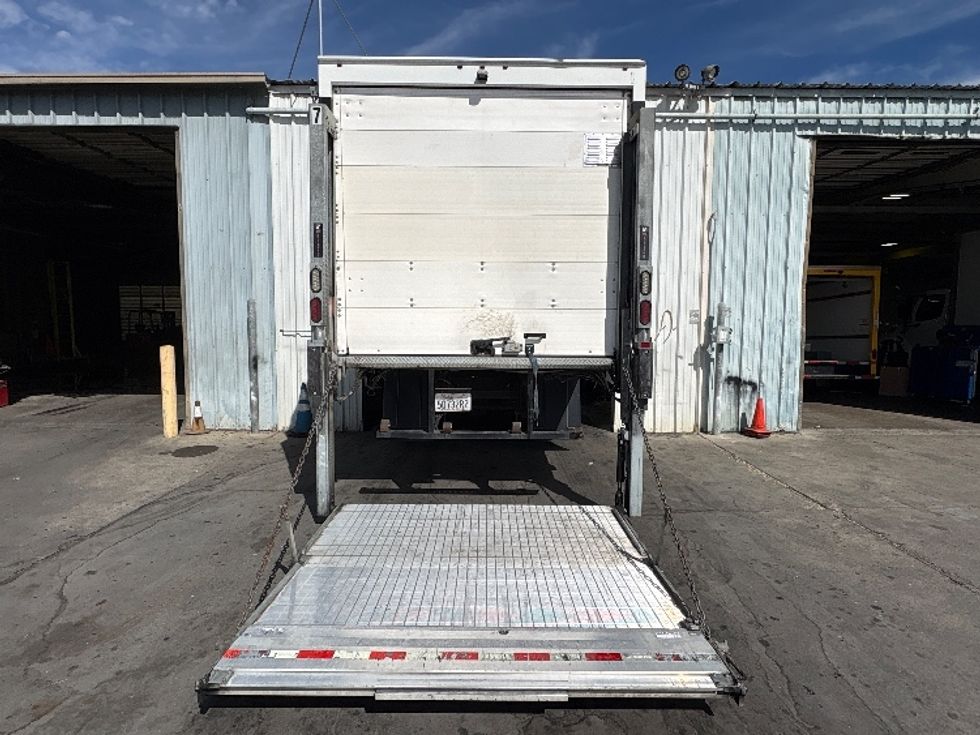 Medium Duty Box Truck-Light and Medium Duty Trucks-Hino-2019-338-West Sacramento-CA-116,879\n\t\tmiles-$ 49,500 - Image 9