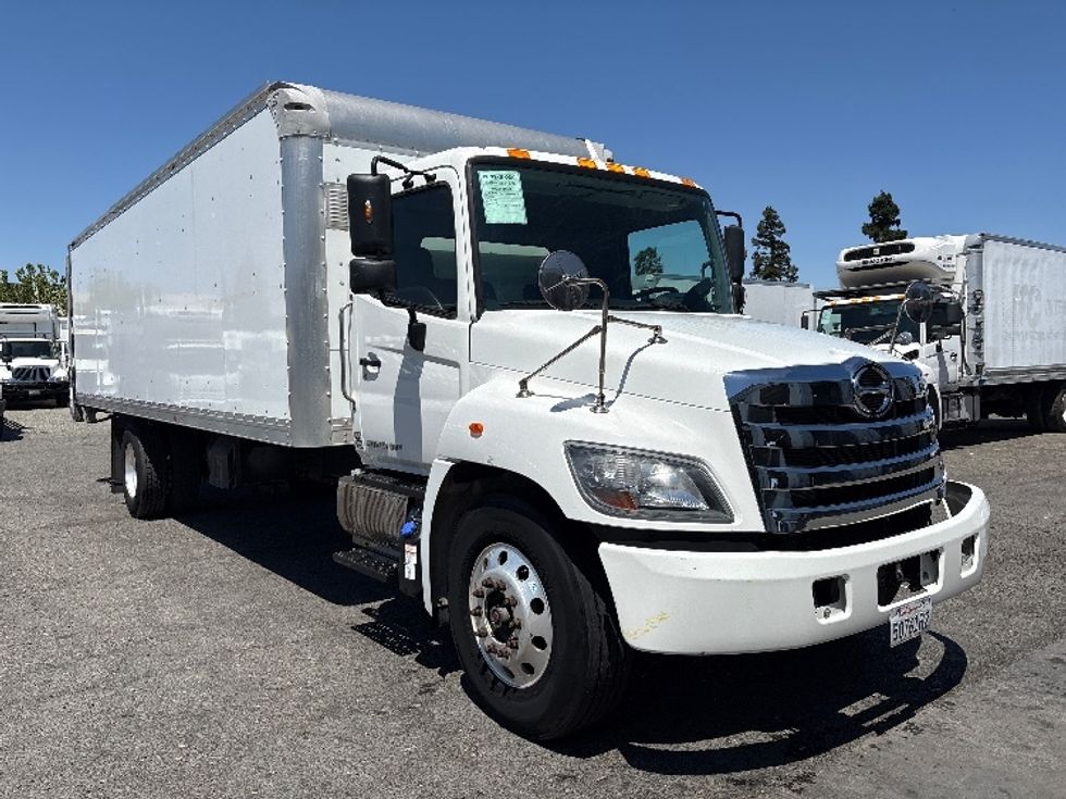 Medium Duty Box Truck-Light and Medium Duty Trucks-Hino-2019-338-West Sacramento-CA-48,808\n\t\tmiles-$ 52,500 - Image 1