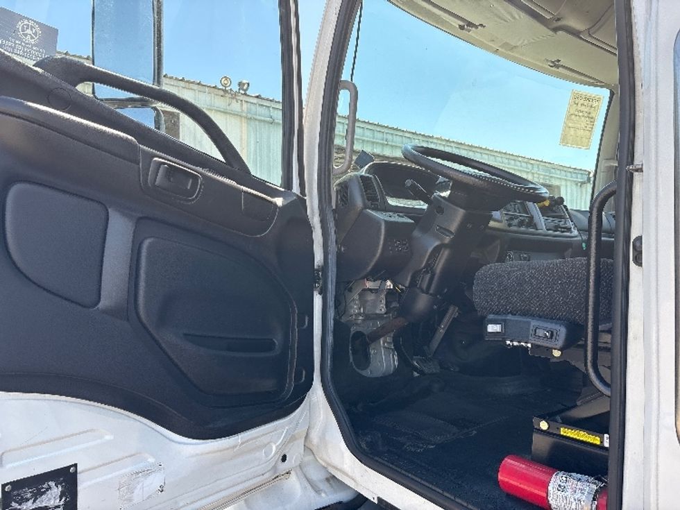 Medium Duty Box Truck-Light and Medium Duty Trucks-Hino-2019-338-West Sacramento-CA-48,808\n\t\tmiles-$ 52,500 - Image 17