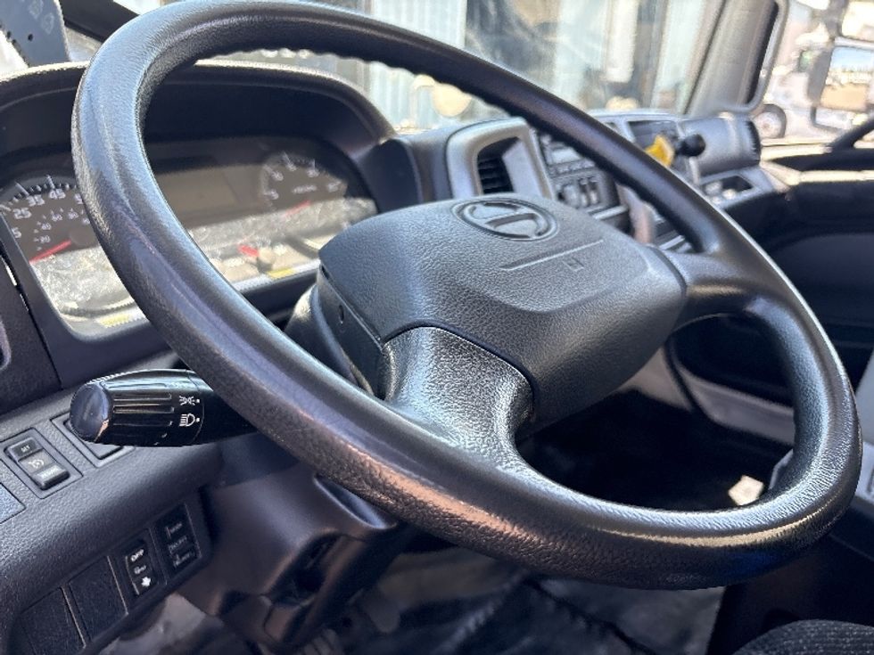 Medium Duty Box Truck-Light and Medium Duty Trucks-Hino-2019-338-West Sacramento-CA-48,808\n\t\tmiles-$ 52,500 - Image 18