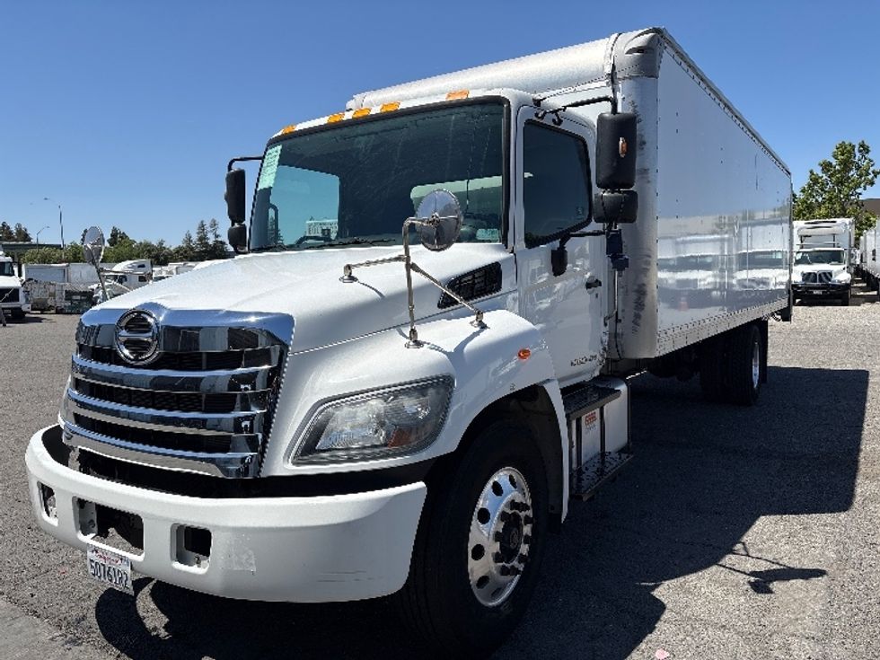 Medium Duty Box Truck-Light and Medium Duty Trucks-Hino-2019-338-West Sacramento-CA-48,808\n\t\tmiles-$ 52,500 - Image 3