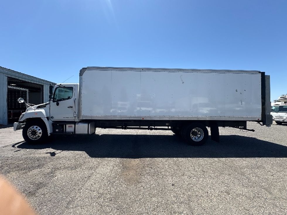 Medium Duty Box Truck-Light and Medium Duty Trucks-Hino-2019-338-West Sacramento-CA-48,808\n\t\tmiles-$ 52,500 - Image 4