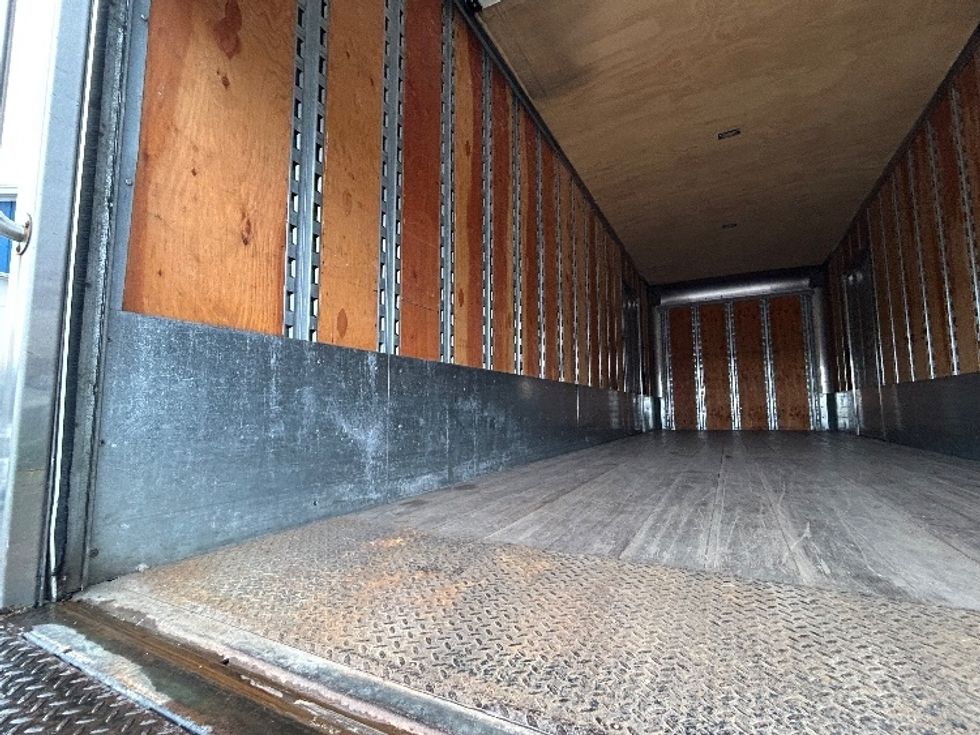 Medium Duty Box Truck-Light and Medium Duty Trucks-Hino-2019-338-Whitesboro-NY-78,992\n\t\tmiles-$ 53,250 - Image 10