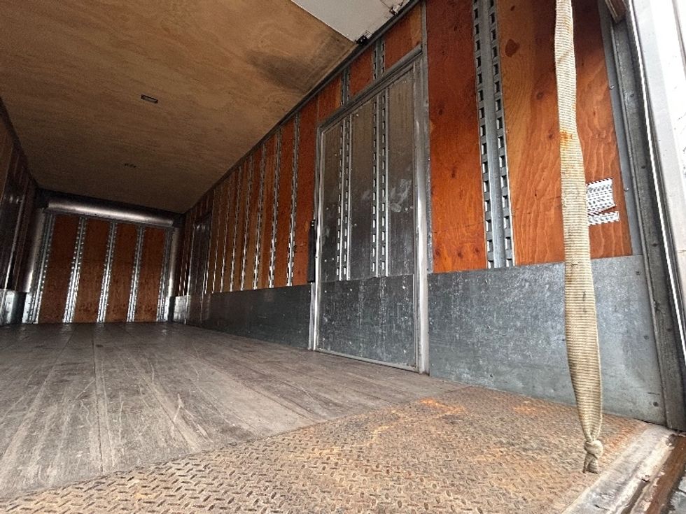 Medium Duty Box Truck-Light and Medium Duty Trucks-Hino-2019-338-Whitesboro-NY-78,992\n\t\tmiles-$ 53,250 - Image 11