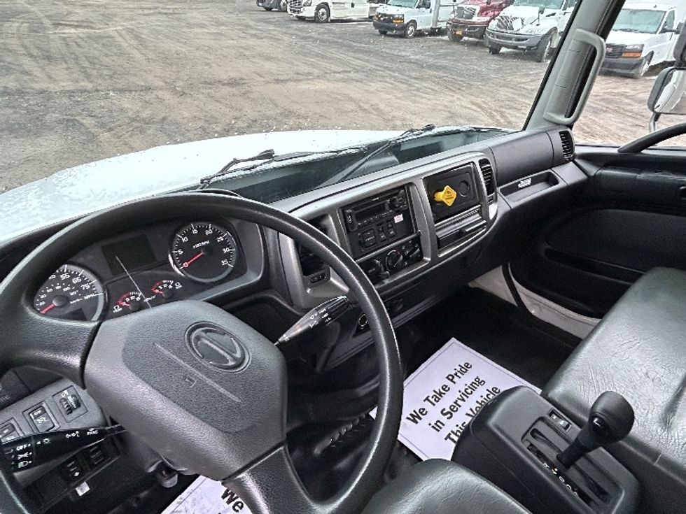 Medium Duty Box Truck-Light and Medium Duty Trucks-Hino-2019-338-Whitesboro-NY-78,992\n\t\tmiles-$ 53,250 - Image 17