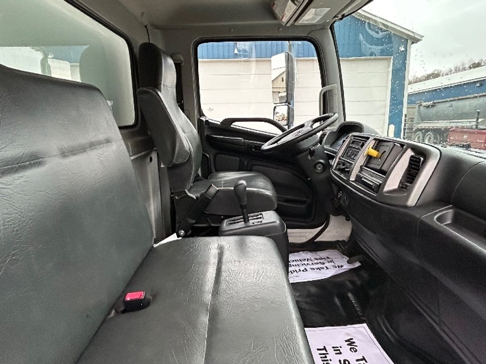 Medium Duty Box Truck-Light and Medium Duty Trucks-Hino-2019-338-Whitesboro-NY-78,992\n\t\tmiles-$ 53,250 - Image 21
