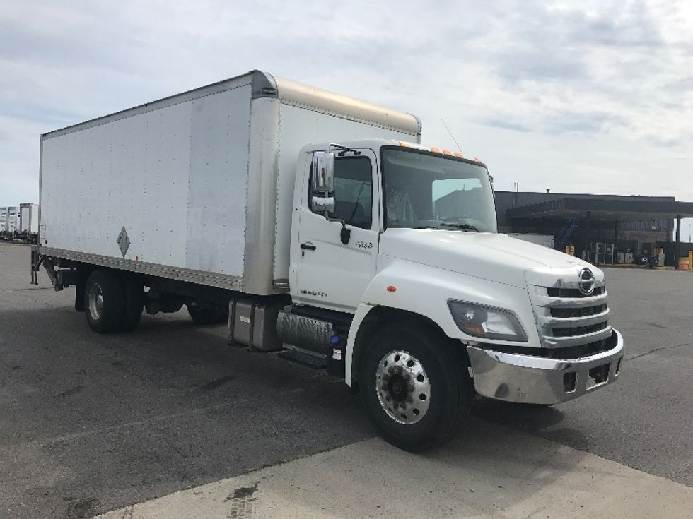 Medium Duty Box Truck-Light and Medium Duty Trucks-Hino-2019-358-Saint Laurent-PQ-285,770\n\t\tkm-$ 56,500 - Image 1
