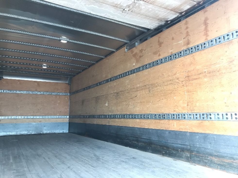 Medium Duty Box Truck-Light and Medium Duty Trucks-Hino-2019-358-Saint Laurent-PQ-285,770\n\t\tkm-$ 56,500 - Image 12